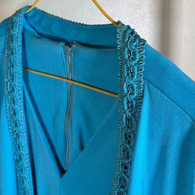 LOT 57B: Beautiful Vintage Dress Collection
