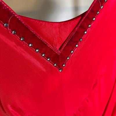 LOT 57B: Beautiful Vintage Dress Collection