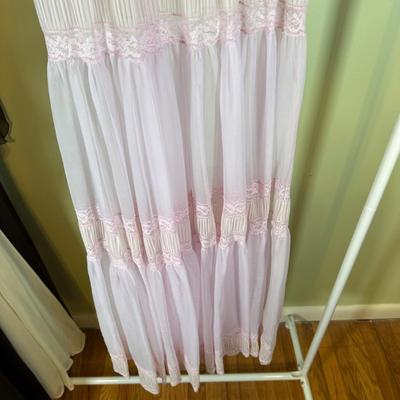 LOT 57B: Beautiful Vintage Dress Collection