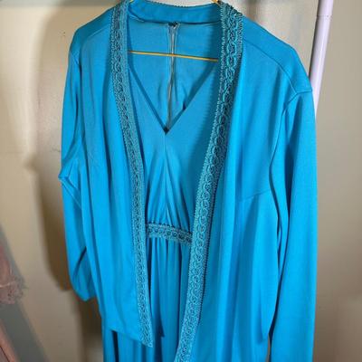 LOT 57B: Beautiful Vintage Dress Collection