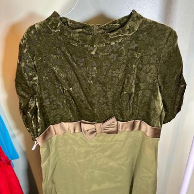 LOT 57B: Beautiful Vintage Dress Collection