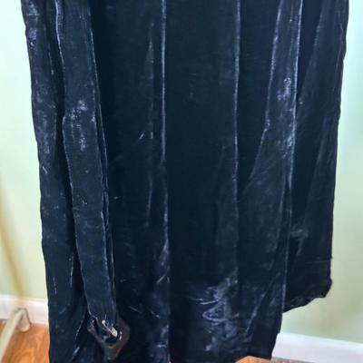 LOT 57B: Beautiful Vintage Dress Collection