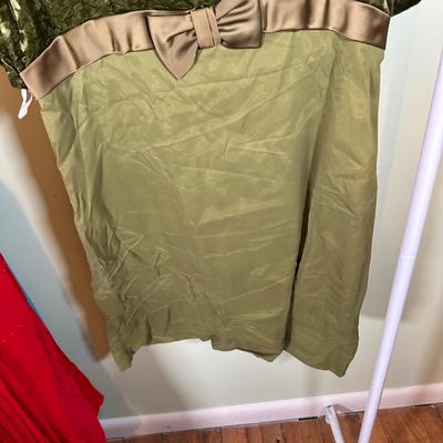 LOT 57B: Beautiful Vintage Dress Collection
