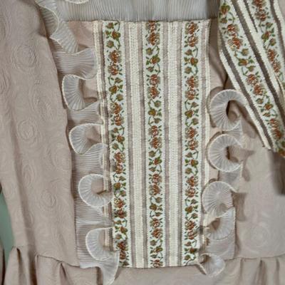 LOT 57B: Beautiful Vintage Dress Collection
