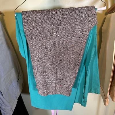 LOT 58B: Vintage Women’s Pants, Skirts & More