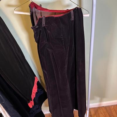 LOT 58B: Vintage Women’s Pants, Skirts & More