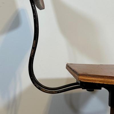 LOT 64A: Vintage New Britain Machine Co Adjustable Stool