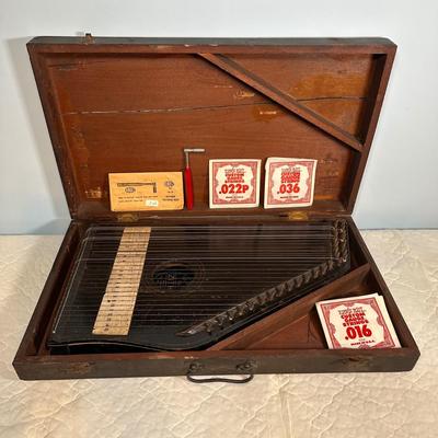 LOT 76A: Vintage Auto Harp (Zither) by Phonoharp Co