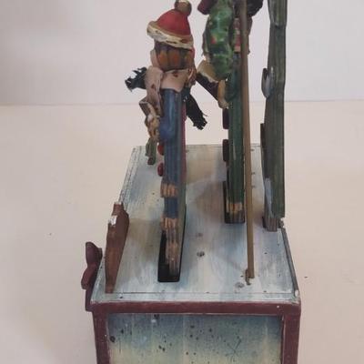 LOT 84D: Various Holiday Decor and Plates