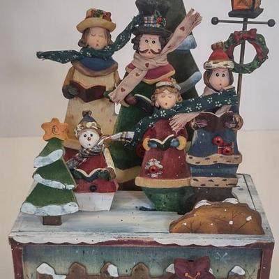 LOT 84D: Various Holiday Decor and Plates