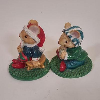 LOT 86D: Various Holiday Animal Decor