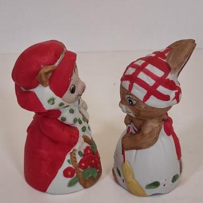 LOT 86D: Various Holiday Animal Decor