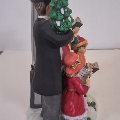 LOT 92D: Trim A Home Porcelain Caroler Families
