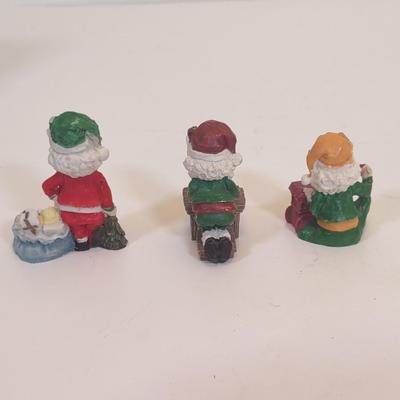 LOT 96 D: Various Santa Figurines