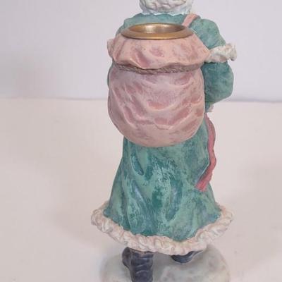 LOT 96 D: Various Santa Figurines