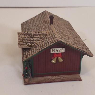 LOT 98D: Sarah Plain and Tall Collectible Houses