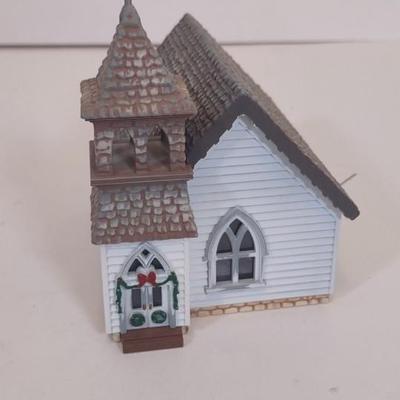 LOT 98D: Sarah Plain and Tall Collectible Houses