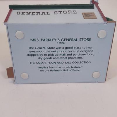 LOT 98D: Sarah Plain and Tall Collectible Houses