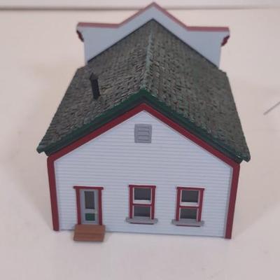 LOT 98D: Sarah Plain and Tall Collectible Houses