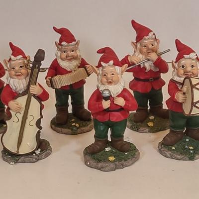 LOT 99D: Ceramic Band of Elves