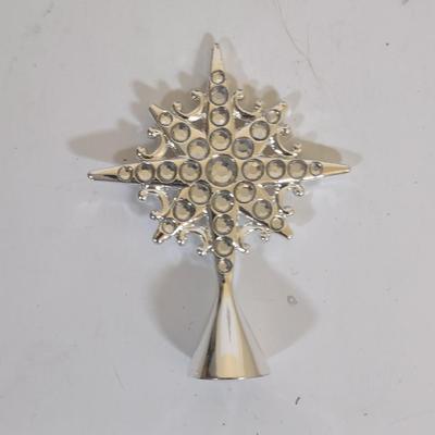 LOT 104D: Hawthorne Village Thomas Kinkaid "Holiday Reflections" Lighted Musical Tree