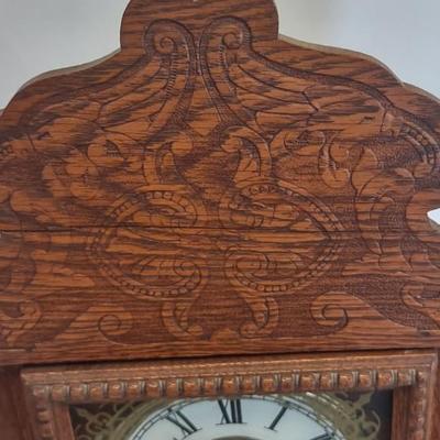 LOT 106 D: Oak Gilbert Kitchen Clock