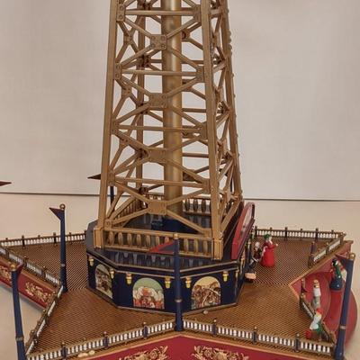 LOT 111 D: Gold Label World's Fair Parachute Ride