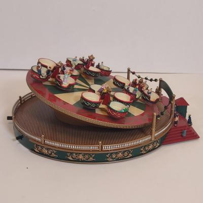 LOT 116D: Mr Christmas Spinning Tea Cups