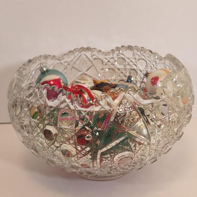 LOT 119D: Christmas Ornaments with Punch Bowl and Cups (6)