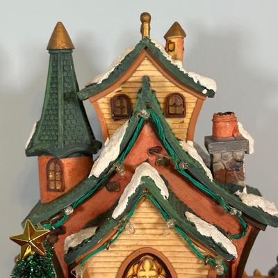 LOT 132B: Vintage Trim A Home Collection