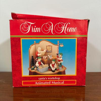 LOT 132B: Vintage Trim A Home Collection