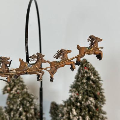 LOT 132B: Vintage Trim A Home Collection