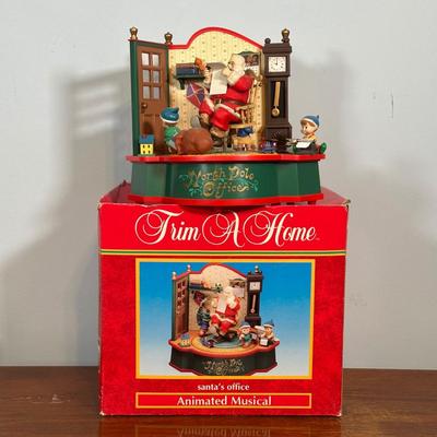 LOT 132B: Vintage Trim A Home Collection