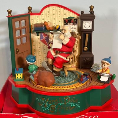 LOT 132B: Vintage Trim A Home Collection