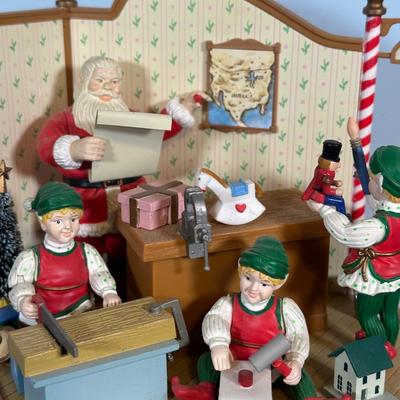 LOT 132B: Vintage Trim A Home Collection