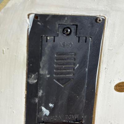 LOT 132B: Vintage Trim A Home Collection