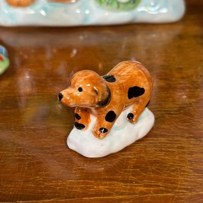 LOT 134B: Vintage Elements 12 Piece Holiday Village Set w/ Box