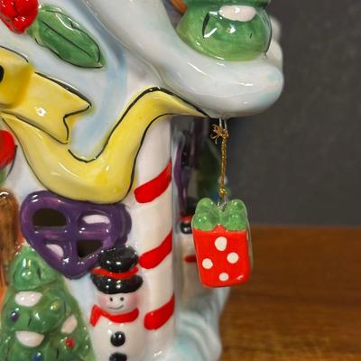 LOT 134B: Vintage Elements 12 Piece Holiday Village Set w/ Box