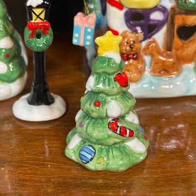 LOT 134B: Vintage Elements 12 Piece Holiday Village Set w/ Box