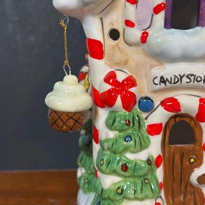 LOT 134B: Vintage Elements 12 Piece Holiday Village Set w/ Box