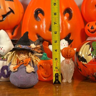 LOT 136L: Vintage Halloween Decor Collection