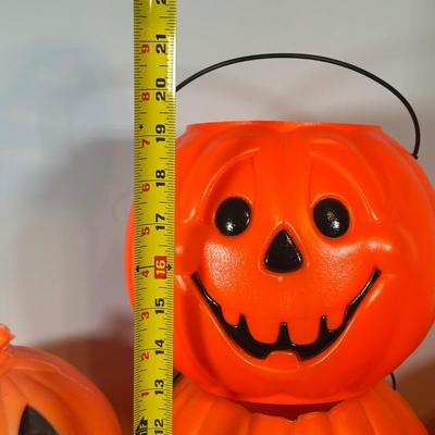 LOT 136L: Vintage Halloween Decor Collection