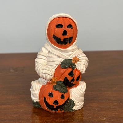 LOT 136L: Vintage Halloween Decor Collection