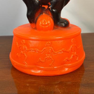 LOT 136L: Vintage Halloween Decor Collection