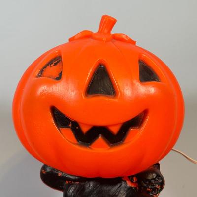 LOT 136L: Vintage Halloween Decor Collection