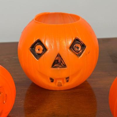 LOT 136L: Vintage Halloween Decor Collection