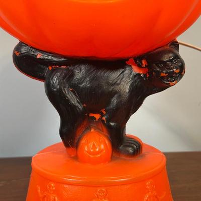 LOT 136L: Vintage Halloween Decor Collection