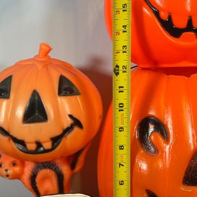 LOT 136L: Vintage Halloween Decor Collection