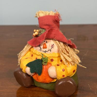 LOT 136L: Vintage Halloween Decor Collection