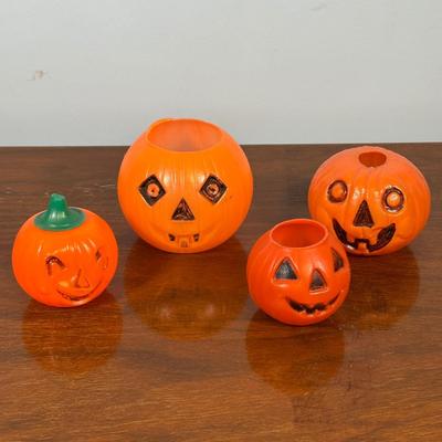 LOT 136L: Vintage Halloween Decor Collection